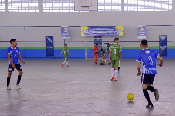 Futsal feminino de assentamento recebe aplausos por título em jogos  escolares - Câmara Municipal de Cascavel