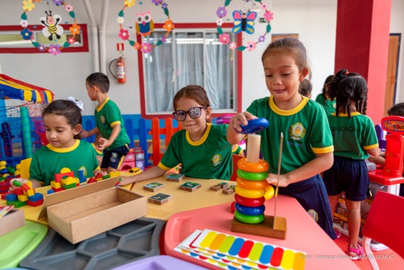 Professora transforma lixo em brinquedos pedagógicos no Rio Grande do Norte  - 03/06/2022 - UOL ECOA