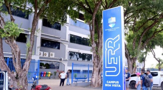 Aulas de xadrez às quartas e sextas-feiras - UERR - Universidade Estadual  de Roraima