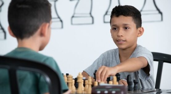 Aulas de xadrez às quartas e sextas-feiras - UERR - Universidade Estadual  de Roraima