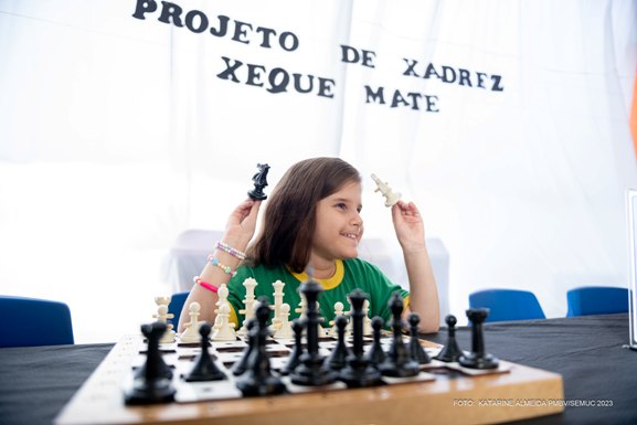 Clube de Xadrez do Colégio IESB dá xeque-mate na falta de concentração, IESB