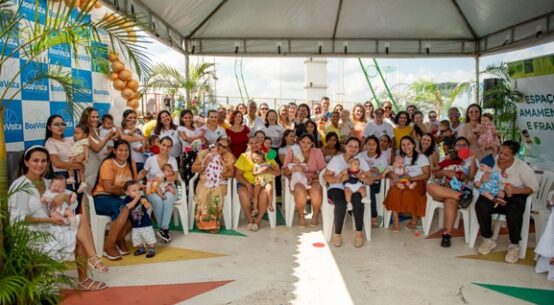 A amamentação é livre e um direito que toda mulher tem, podendo alimentar seu bebê onde se sentir à vontade. - Fotos: Semuc/PMBV