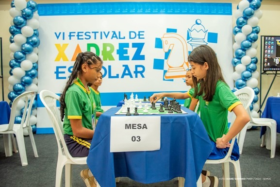 300 garotas participam do Festival de Xadrez da Mulher nesta quinta (30)   Secretaria Municipal de Educação - Secretaria Municipal de Educação