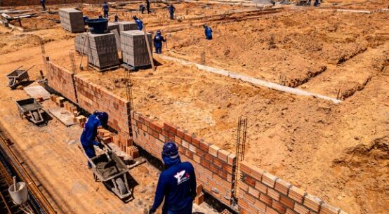 Quatro escolas são construídas do zero na capital, além do novo prédio da escola no P.A. Nova Amazônia, que vão ampliar a oferta de vagas na rede municipal de ensino. - Fotos: Semuc/PMBV