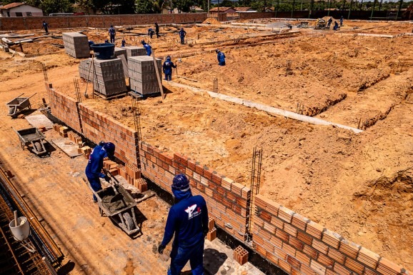 Quatro escolas são construídas do zero na capital, além do novo prédio da escola no P.A. Nova Amazônia, que vão ampliar a oferta de vagas na rede municipal de ensino. - Fotos: Semuc/PMBV