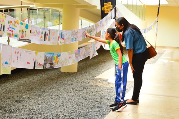 Concurso Cultural de Desenhos da SMTRAN premia alunos sobre trânsito.